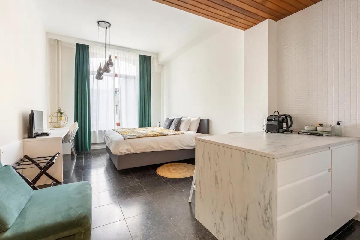 Riverview Studio In Historical Heart Of Antwerp Exterior photo